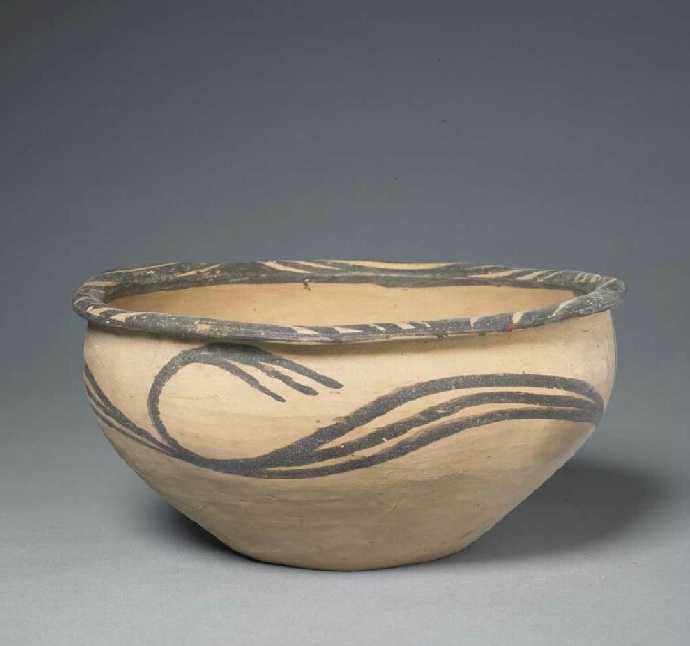 马家窑文化彩陶水波纹钵 距今约5300-4300年