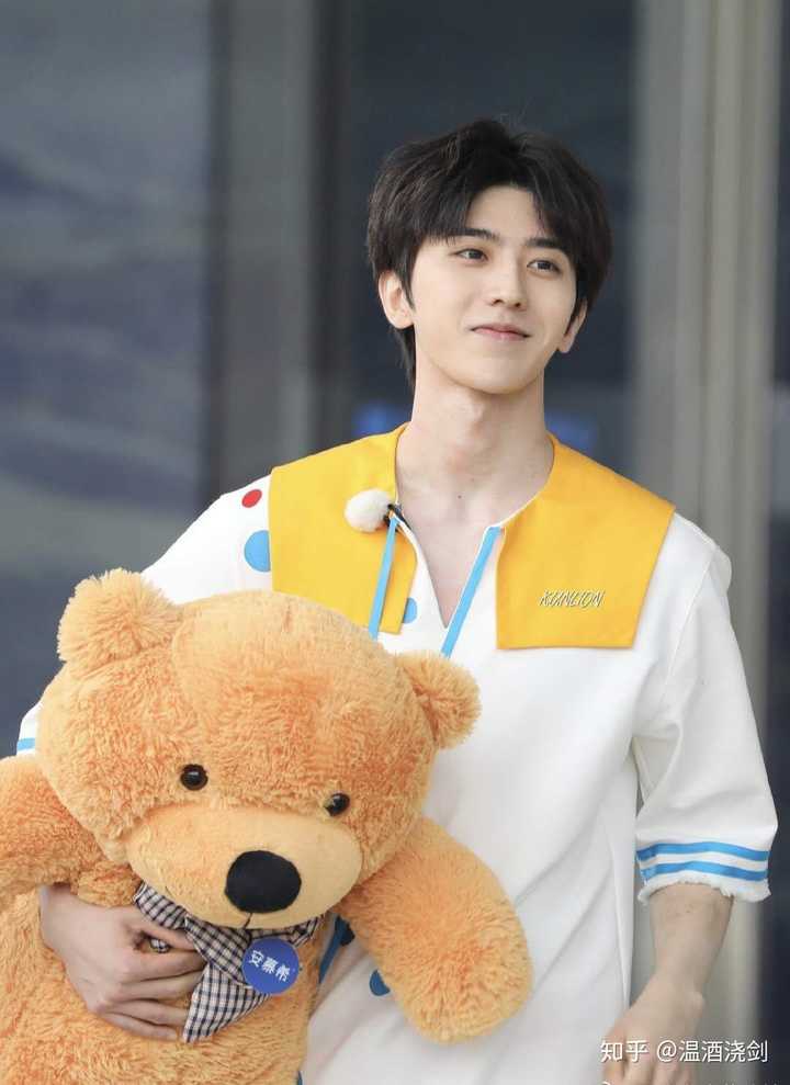 跑男里的蔡徐坤