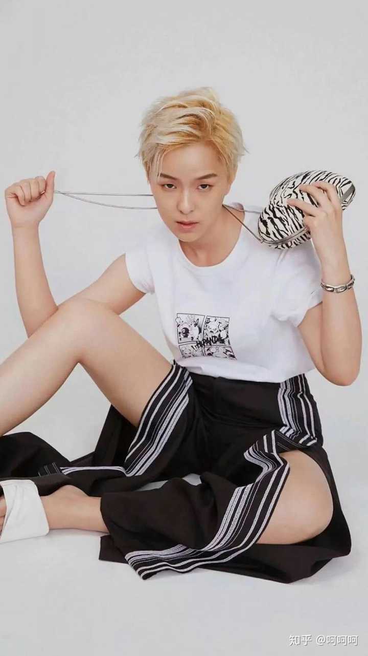 有哪些sunnee杨芸晴的大长腿美图?