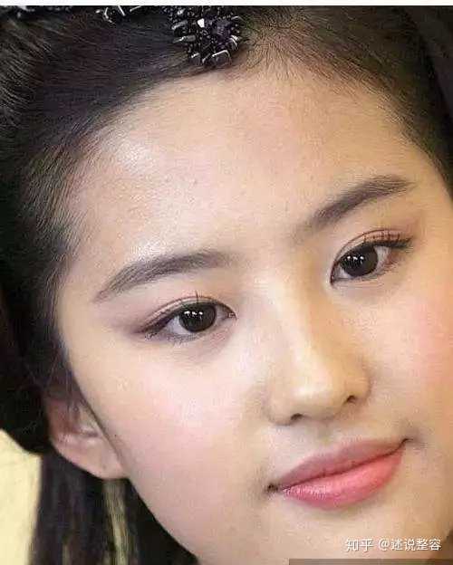 为什么割双眼皮的人大多是割的类似杏眼,很少有割成桃花眼的?