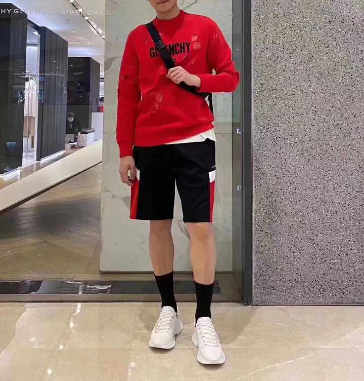 170cm 的男大学生,该怎么穿衣搭配?