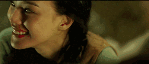 朱唇,洁白如雪的娇靥晶莹如玉,嫩滑的雪肌肤色奇美,身材轻盈,脱俗清雅