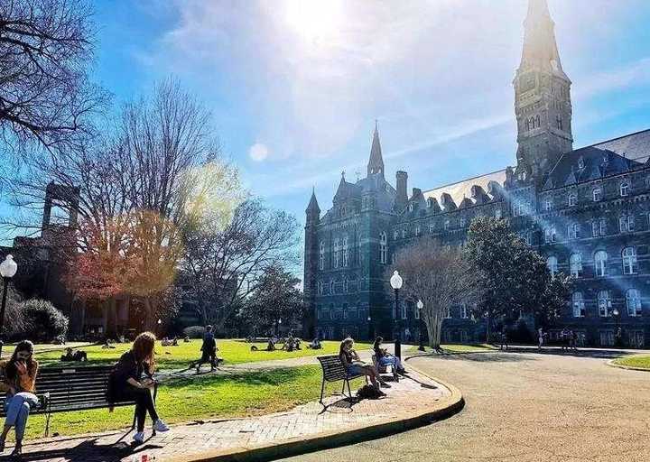 在乔治城大学 (georgetown university) 就读是怎样一