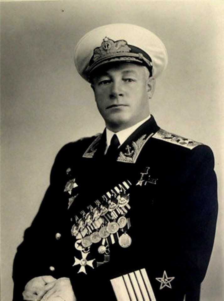 海军元帅尼古拉·格拉西莫维奇·库兹涅佐夫(二战时期的苏联海军司令)