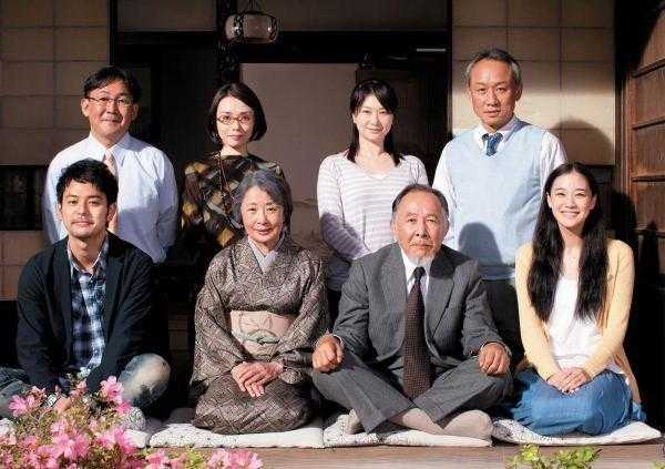 《东京家族》豆瓣8.7 典型的讲述日本家庭代际关系的电影,细腻感人.