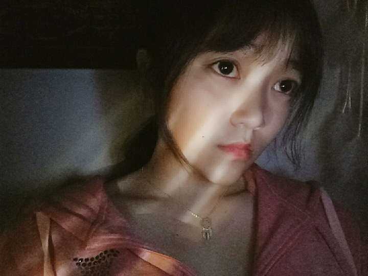 那么多人晒女朋友emmm应该不会被发现吧