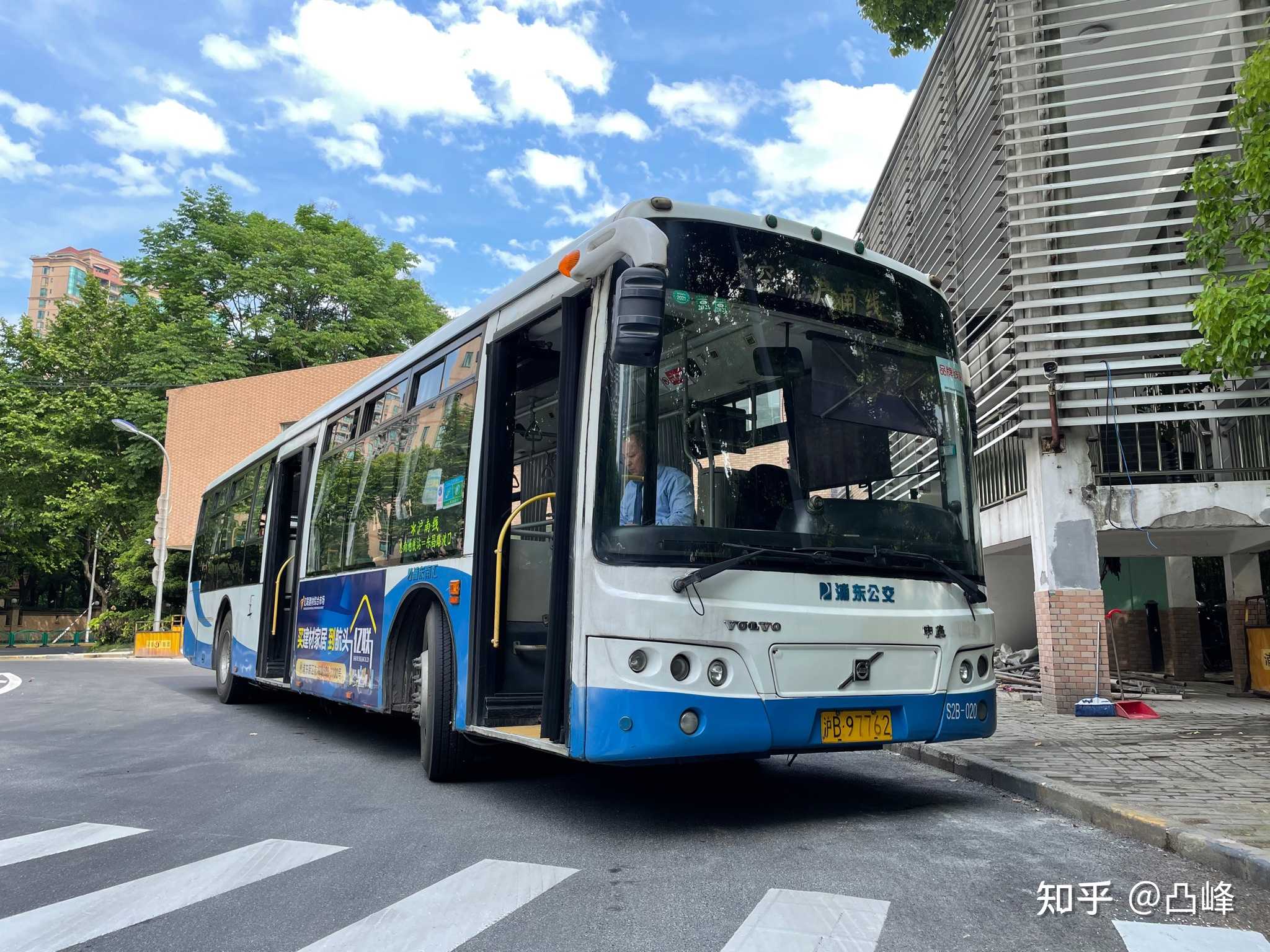 凸峰 的想法: 周末运转～沪南线 来告别浦东公交的