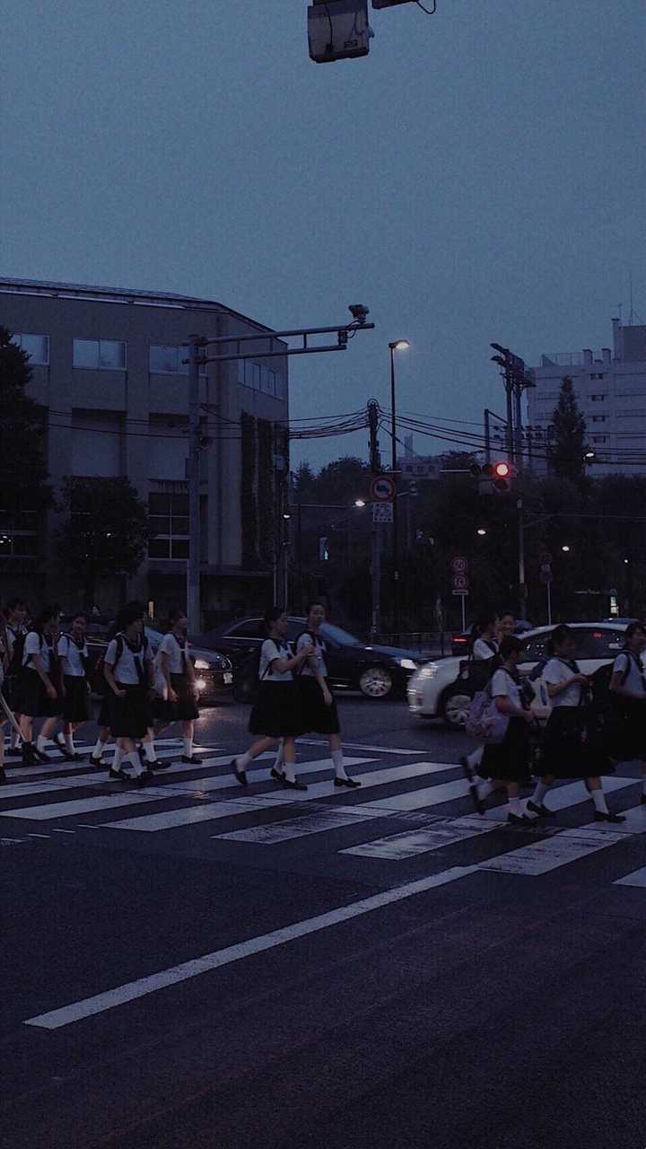 有哪些好的图片适合作qq自定义主题或者微信聊天背景?