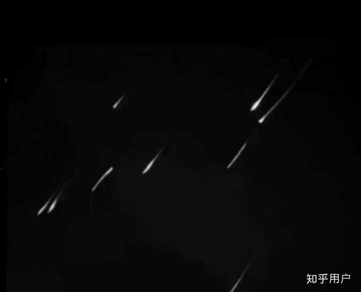 昨晚有流星雨啊!我和timi等了一晚上的流星雨啊!好激动!