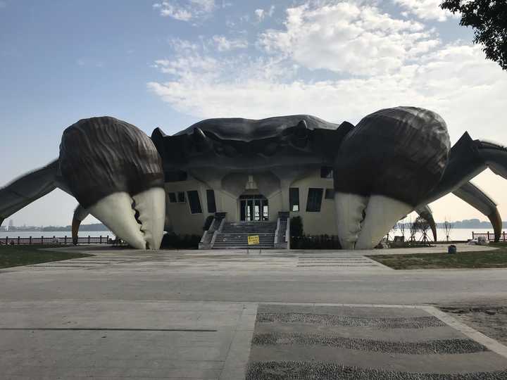 如何评价苏州「巨型大闸蟹」的建筑设计水平?