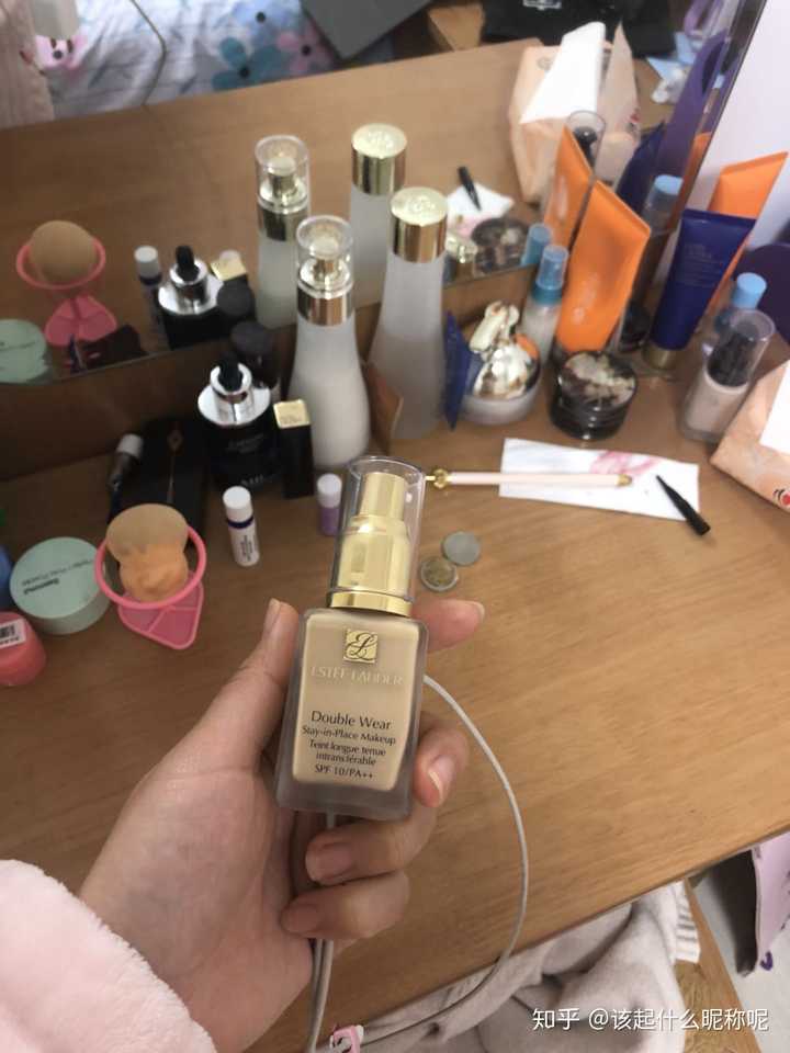 我和你的皮肤状况差不多 买的雅诗兰黛dw粉底液
