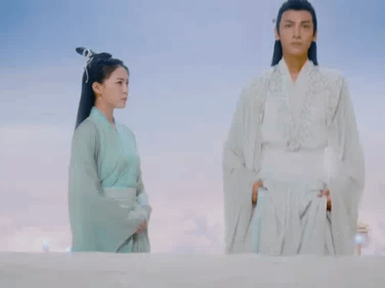 除了惊艳的扮相,必须夸赞润玉的仪态,真的堪称教科书级别,秋水为神玉