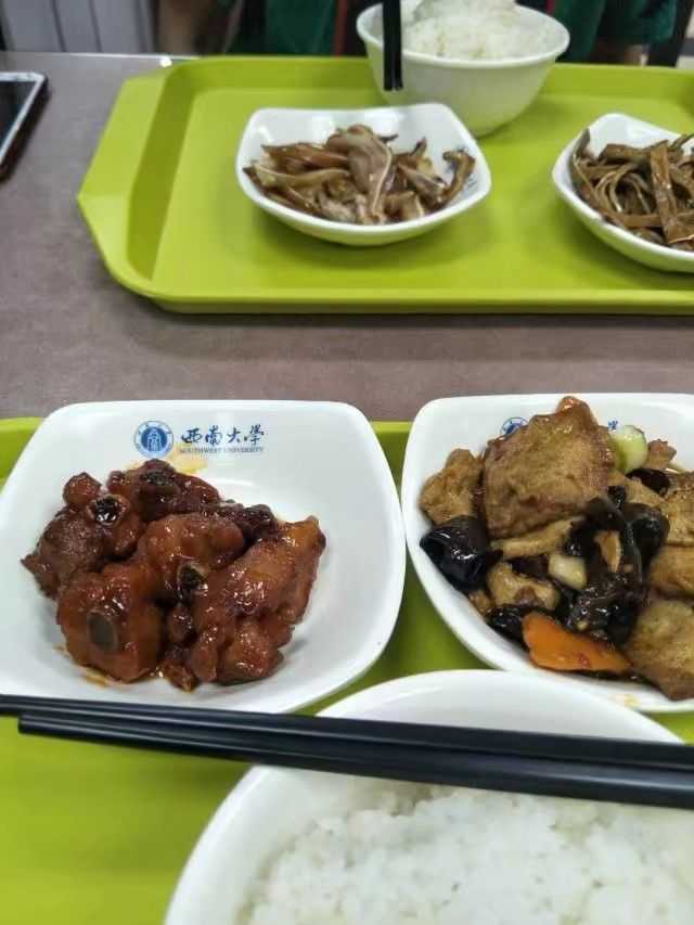 中国哪个大学的伙食食堂质量最好