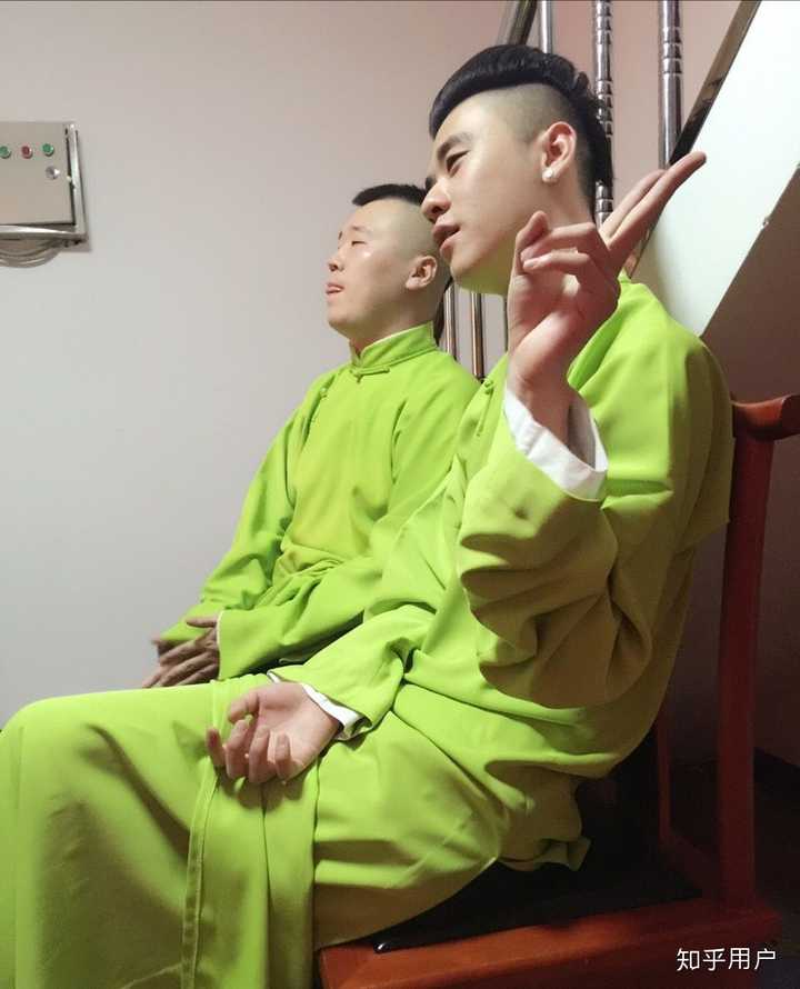 请问谁有德云社或者张云雷比较少见的照片?