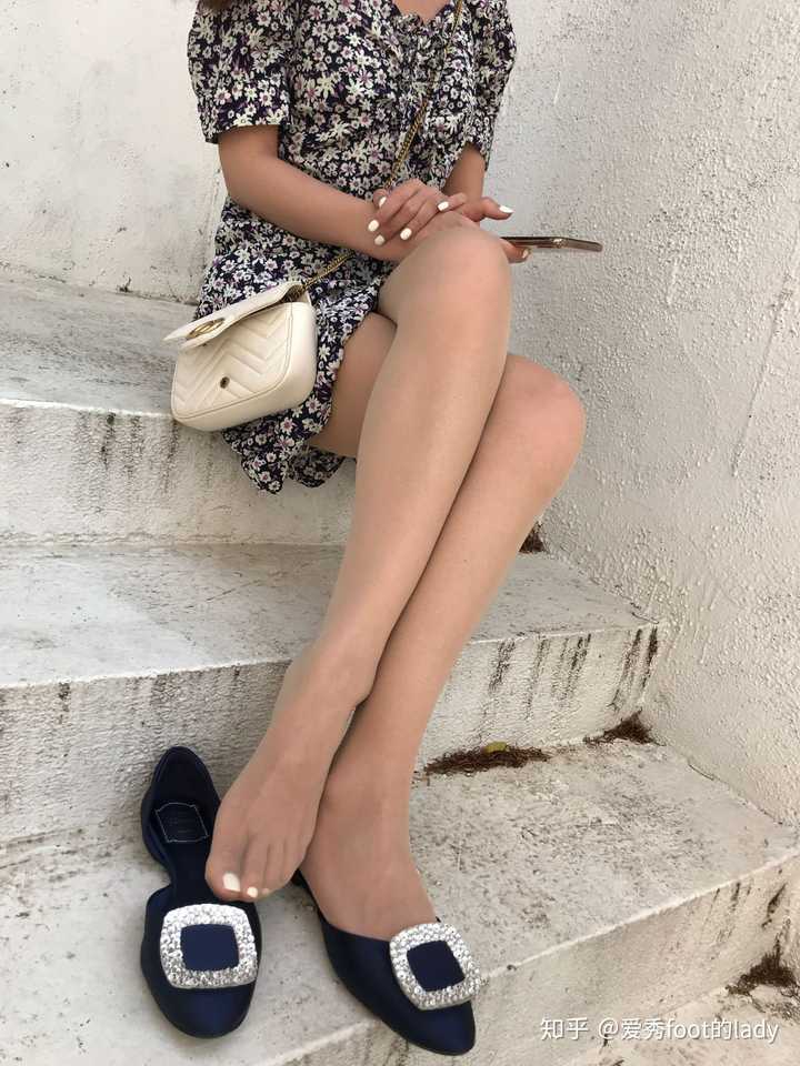 为什么有些男生喜欢女生的丝袜