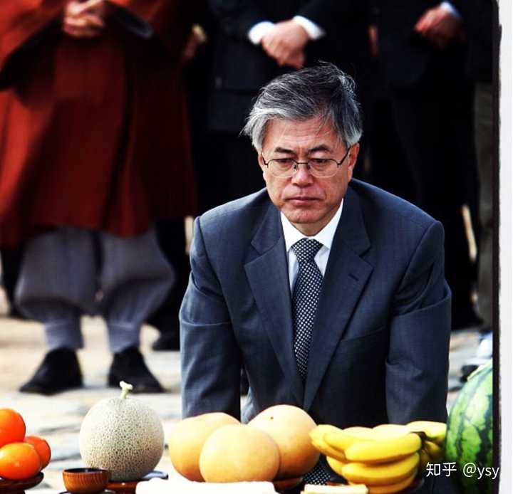 如何评价韩国现任总统文在寅?