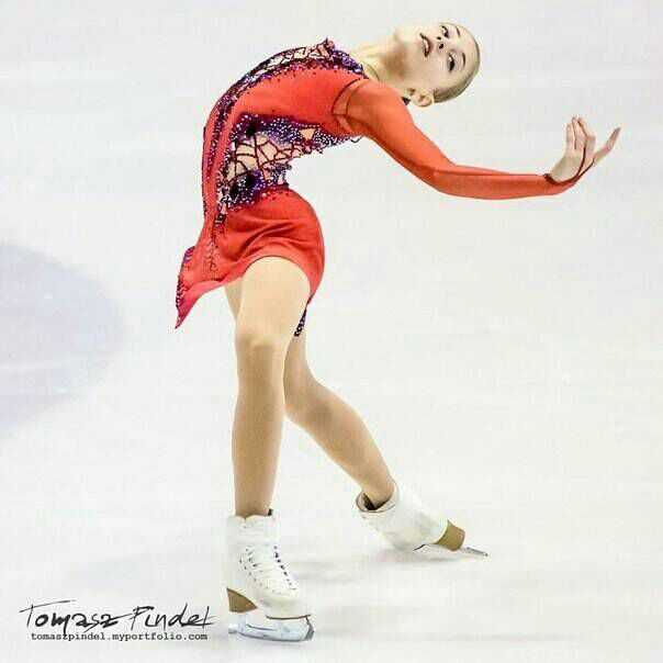 如何评价俄罗斯花滑选手alena kostornaia?