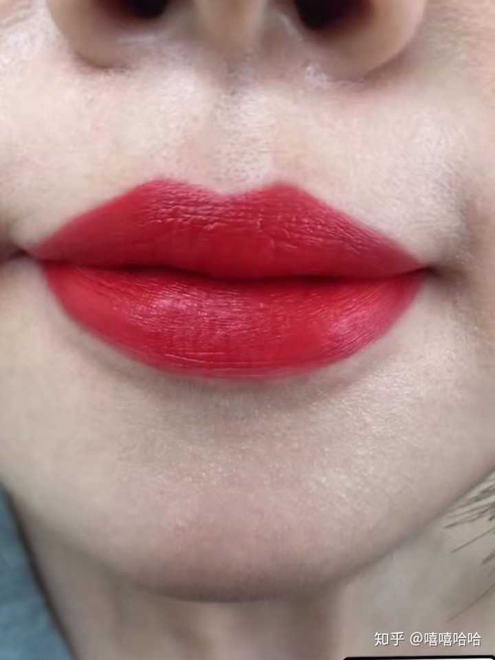 请问一下40岁左右的黄皮女生适合什么色号的大牌口红