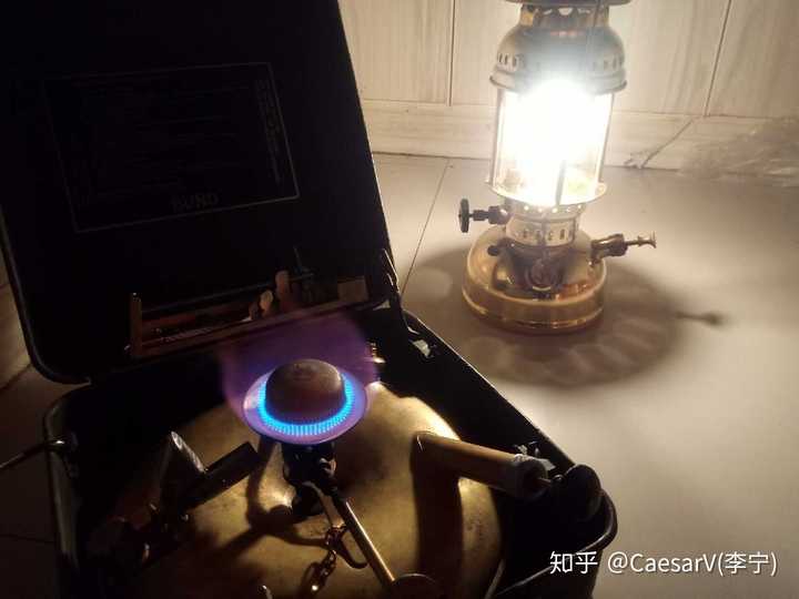 煤气灯的工作原理是什么煤气是哪种和天然气的焰色反应不同吗煤油灯和