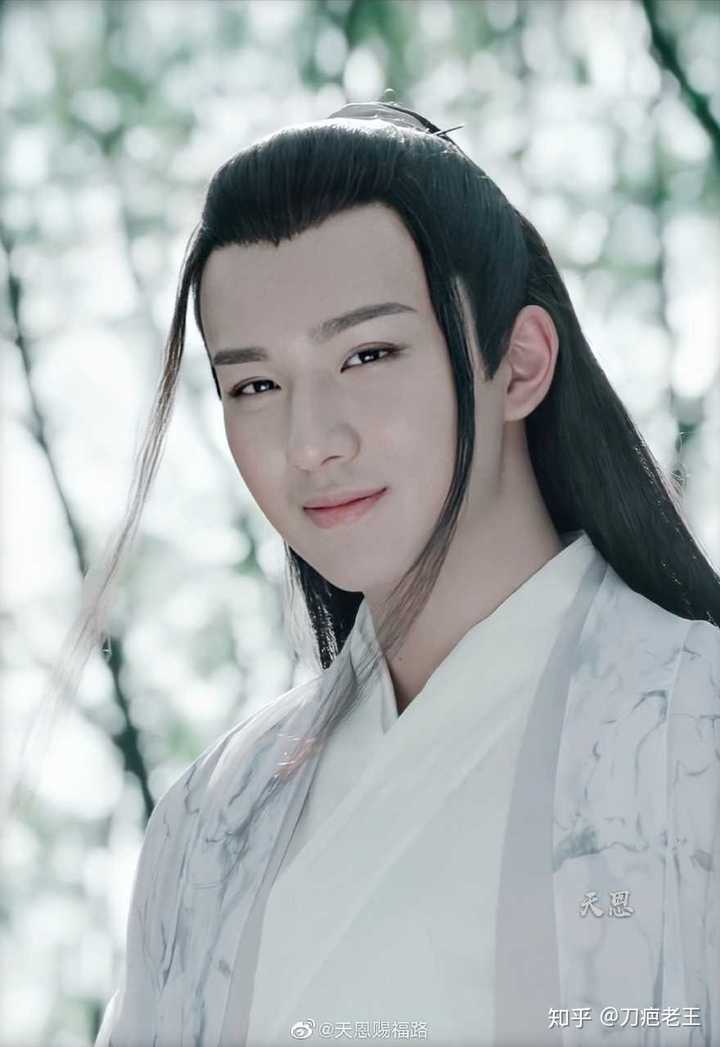 有哪些男演员穿古装特别帅?