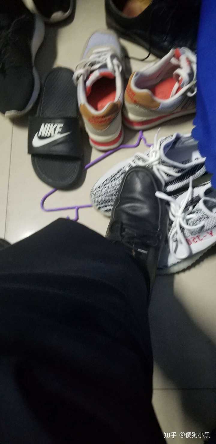 其实aj装x很少 一般穿联名的比较好 还小众一点 不容易装鞋  这破鞋子
