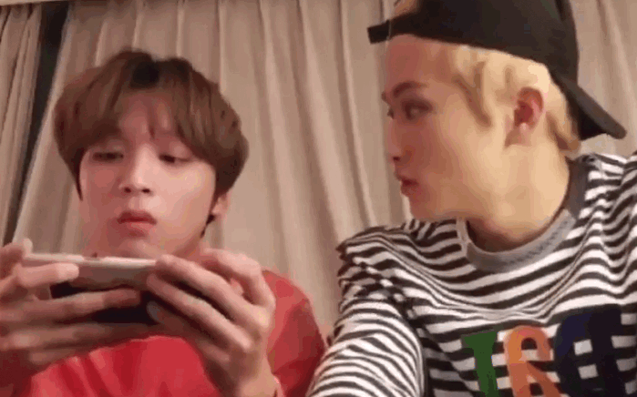 nct127的忙内line  李马克和李楷灿 两个人好像认识五六年了还是七年