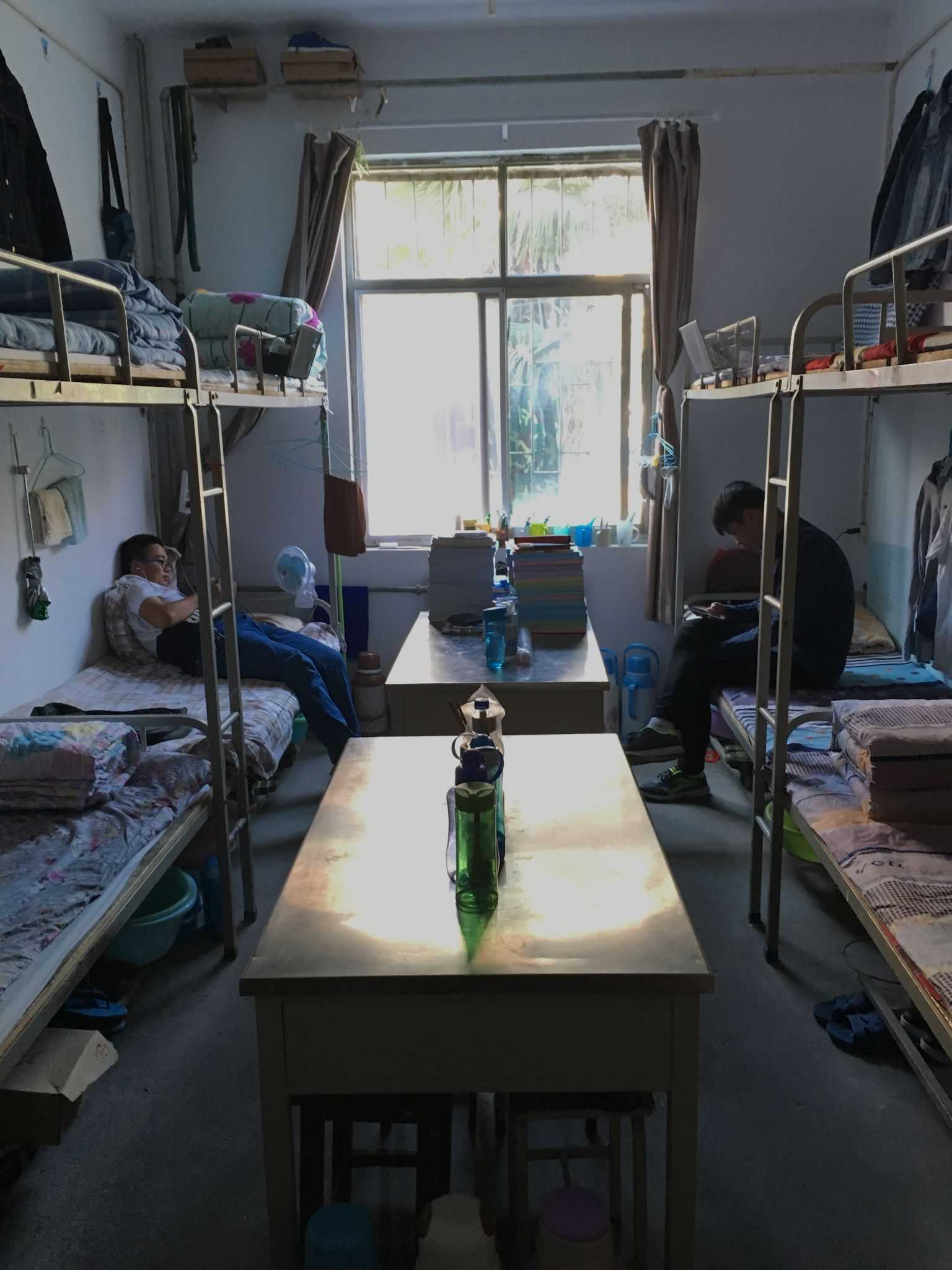 以下原答案 河南师范大学----这个问题简直是为我们宿舍量身定做的,忍