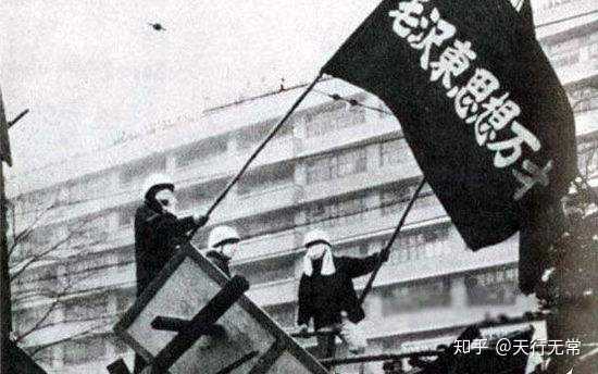 生常谈,也有点远,我就比较比较校服,说说冷门的,我熟悉比较的吧:日本静海高中低调图片