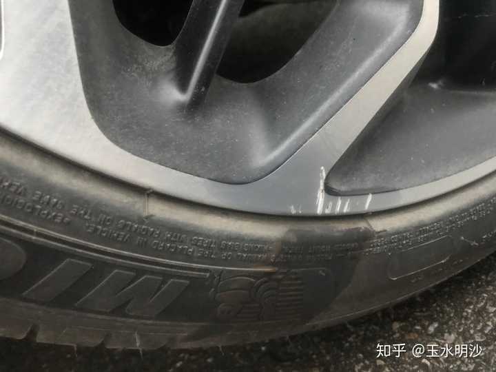 轮毂划痕对车的损害大么?