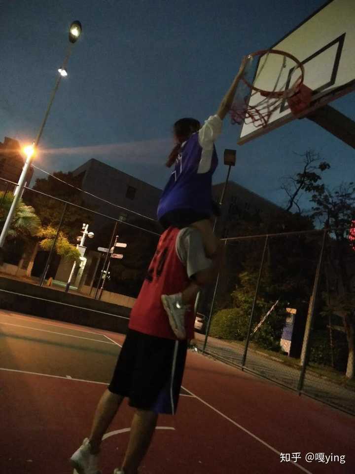 打篮球的男生怎么撩啊?
