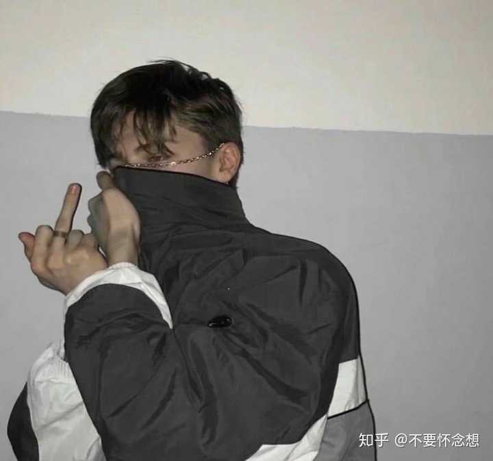 有哪些看起来比较高级的男生头像?