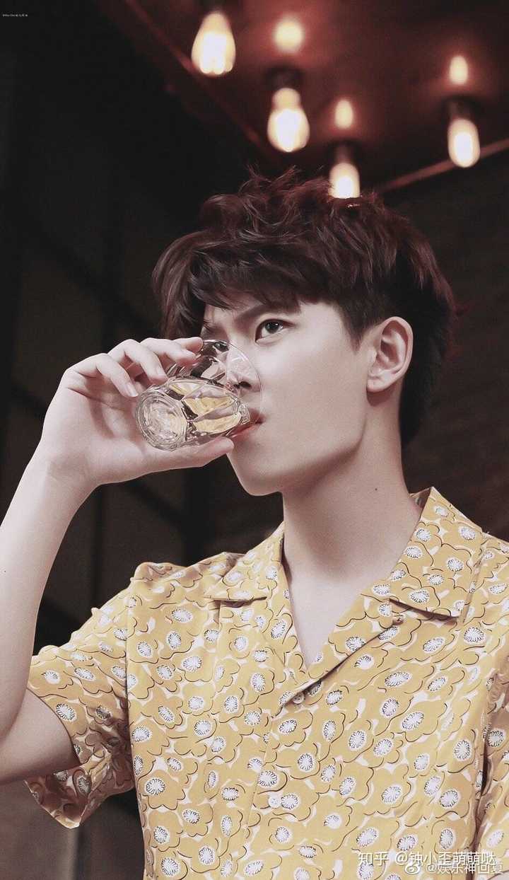 任嘉伦有什么出圈神图?