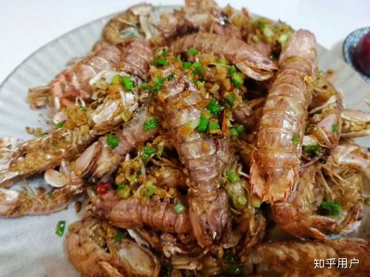 皮皮虾 周日,小龙虾 偶尔拿味道一般的南美对虾调剂下 也可以吃吃盐焗