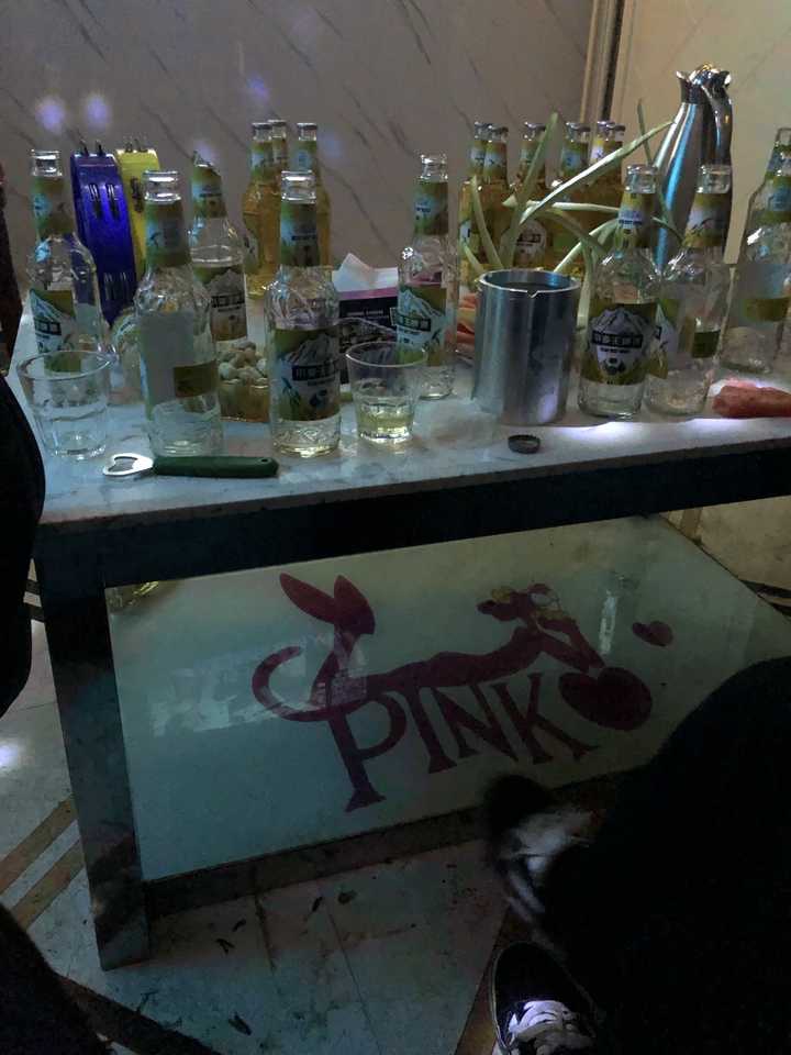 你见过最能喝酒的人一晚上喝了多少瓶酒,以330ml的啤酒为例?