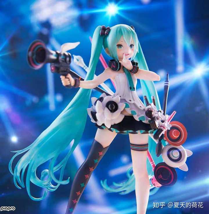 taito 初音未来 黑星红白原画 限定版