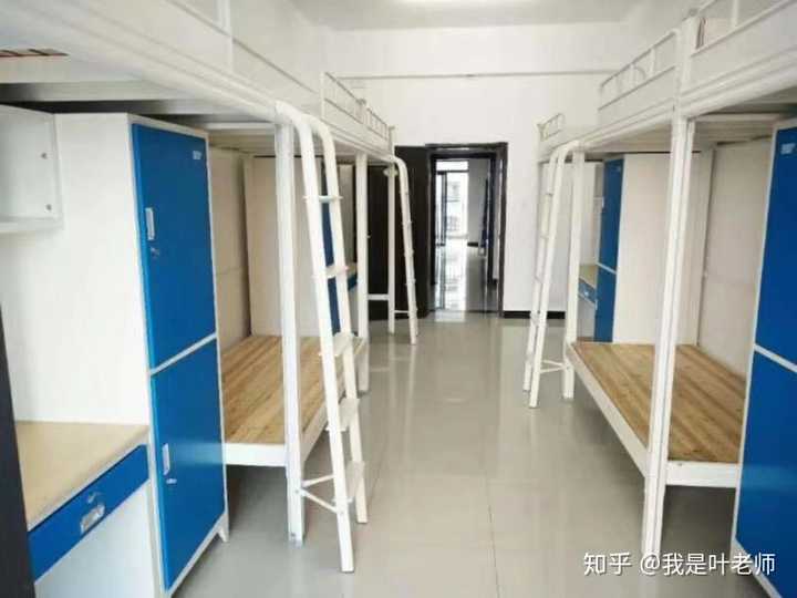 之前听东莞工厂很多都倒闭了,现在在东莞找工作容易吗