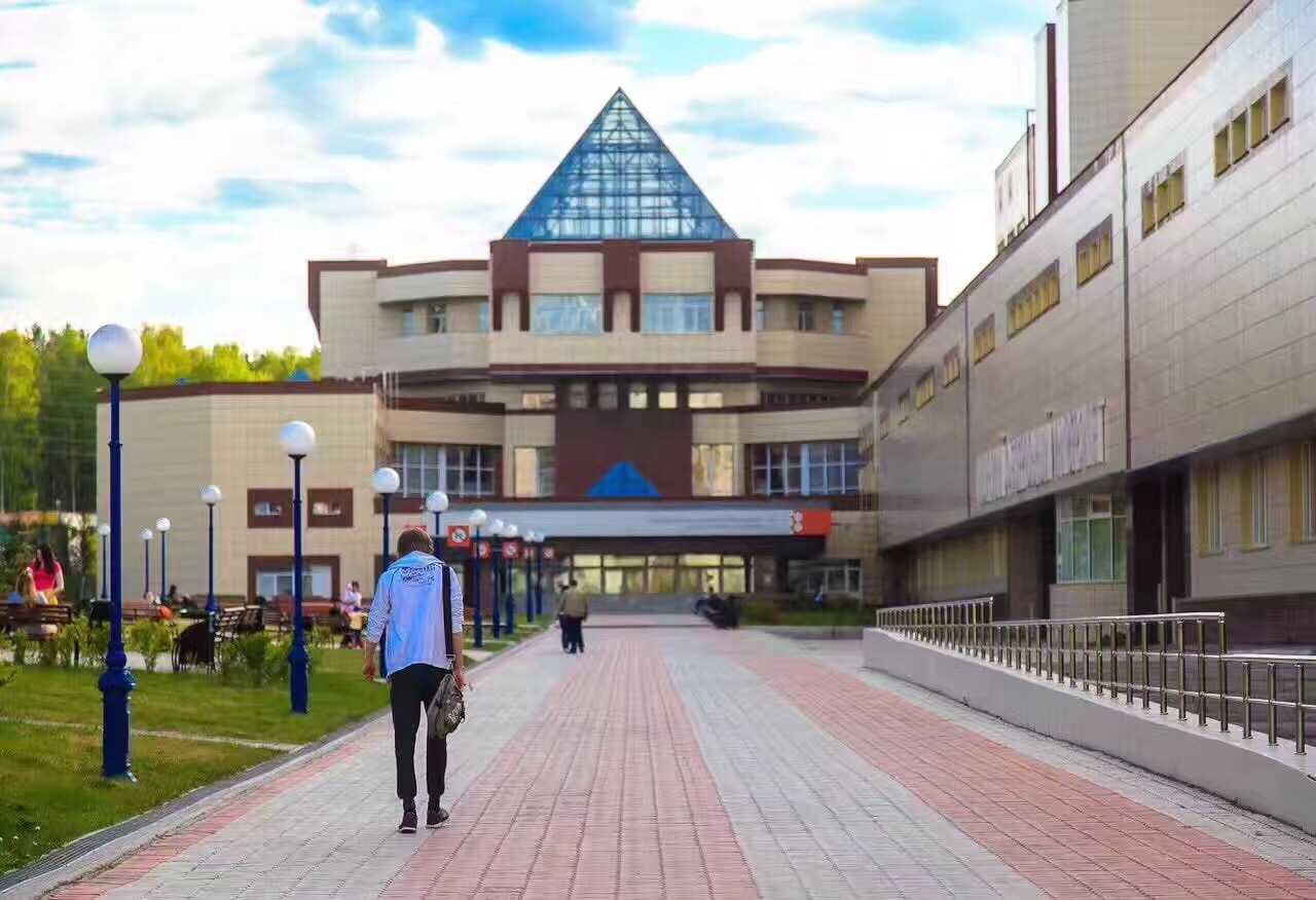 西伯利亚联邦大学是俄罗斯东部地区最大型的大学.