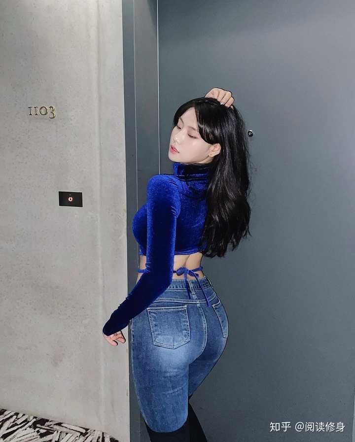 屁股大腰细的女孩都穿什么牛仔裤?
