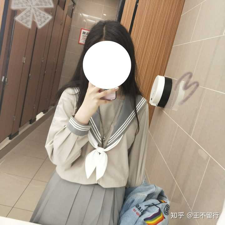 你最喜欢的穿jk制服/汉服/lo裙的照片是什么样子的呢?