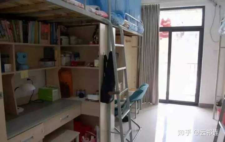 南京大学的宿舍条件如何?校区内有哪些生活设施?