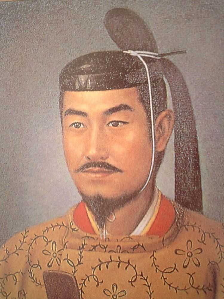 称帝的前皇族,他的爷爷高望王是皇族,但是在公元889年,宇多天皇把高望