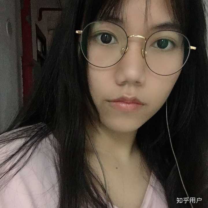 有没有十八岁后不化妆的女孩子?
