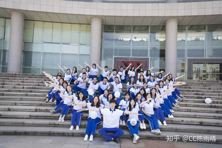 武汉纺织大学阳光校区宿舍和食堂条件怎么样?(求照片)