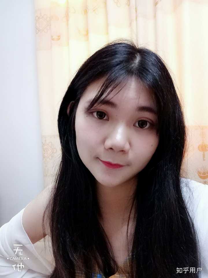 塌鼻子的女生留什么发型好看?