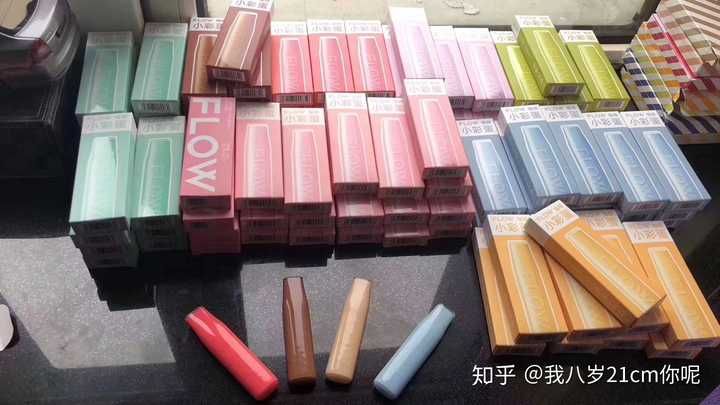 一来是因为我自己相较于真烟更喜欢电子烟,因为实在是很讨厌真烟抽多