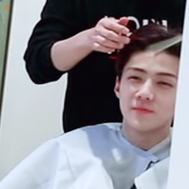 吴世勋与吴亦凡的颜值对比如何?