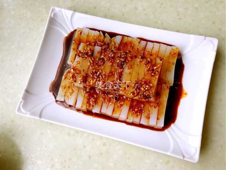 有哪些方便在家制作的「快手」川味凉菜?