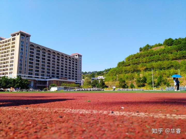 梧州学院的学习条件和住宿条件怎么样?哪些专业适合女生报读?