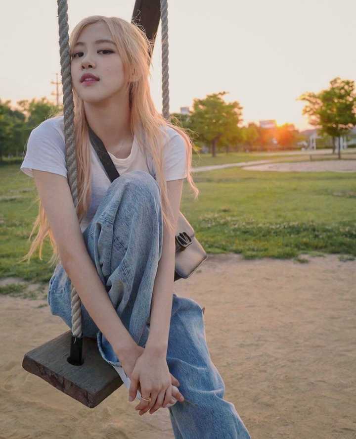 blackpink雪碧图片,blackpink雪碧lisa 演唱会澳洲野玫瑰 回顾一下雪碧blackpink(看了想减肥系列
