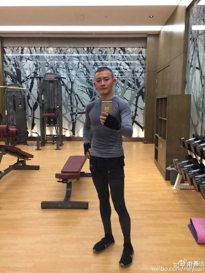最近延禧攻略火了 聂远,张铁林,陈建斌演皇上的时候是同龄人,都是40岁